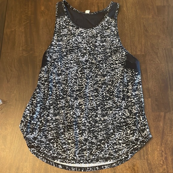 Lululemon tank